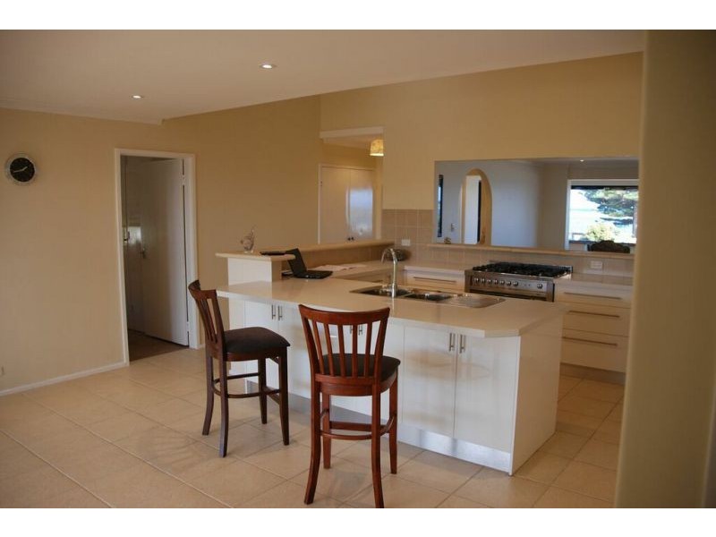 286 SAFETY BAY ROAD, Safety Bay WA 6169