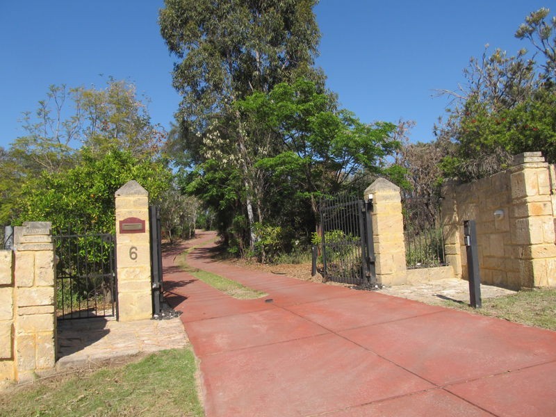 6 RANGEVIEW PLACE, Canning Vale WA 6155