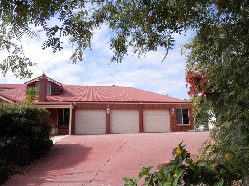 6 RANGEVIEW PLACE, Canning Vale WA 6155