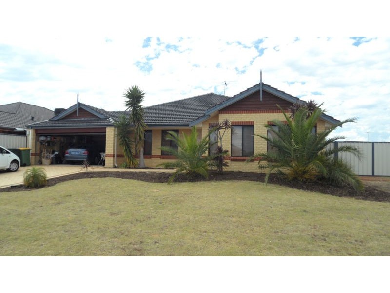 8 CAMDEN WAY, Meadow Springs WA 6210
