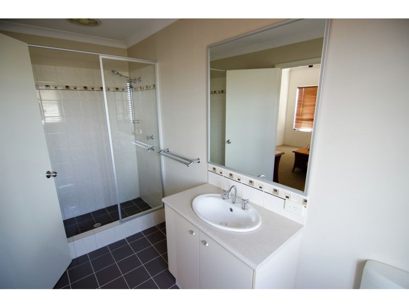 8 CAMDEN WAY, Meadow Springs WA 6210