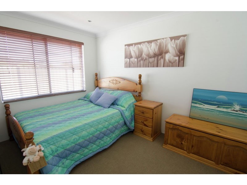 8 CAMDEN WAY, Meadow Springs WA 6210