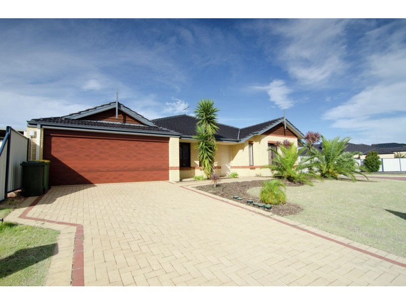8 CAMDEN WAY, Meadow Springs WA 6210