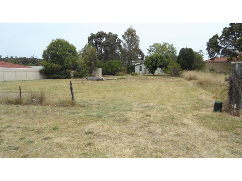 40 MARKHAM WAY, Swan View WA 6056