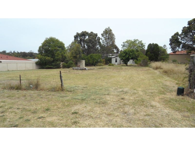 40 MARKHAM WAY, Swan View WA 6056