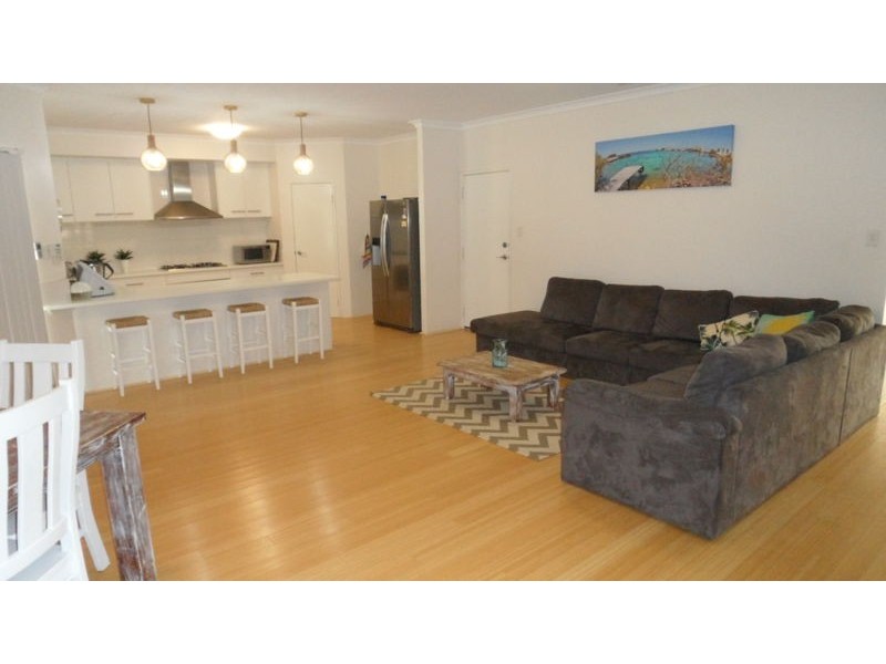 14 COASTSIDE CRESCENT, Glenfield WA 6532