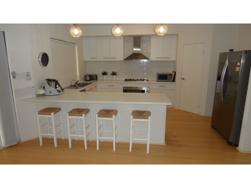 14 COASTSIDE CRESCENT, Glenfield WA 6532