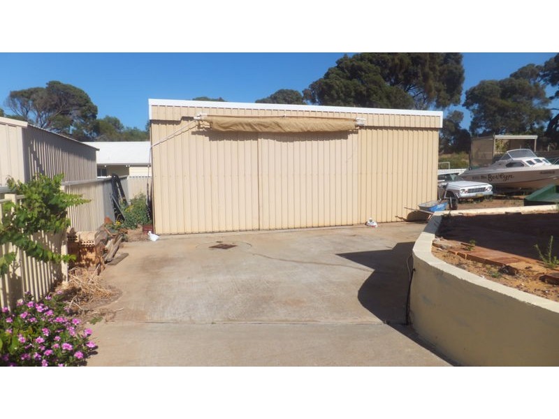 8 COUSINS STREET, Port Denison WA 6525