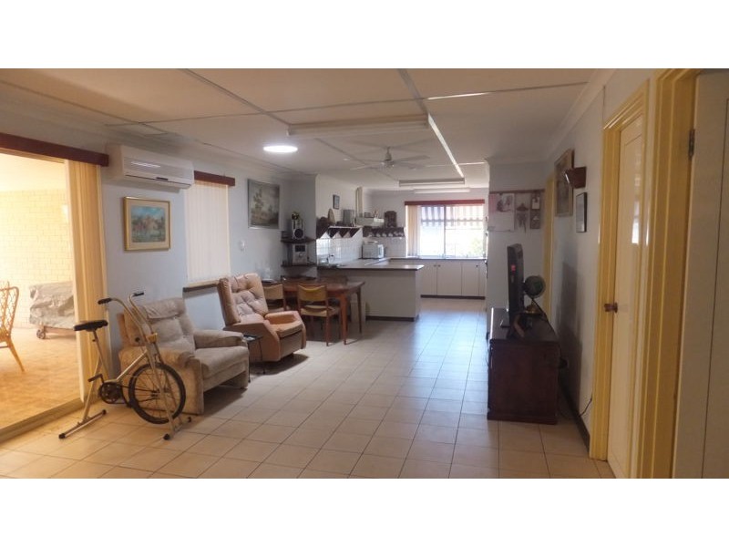 8 COUSINS STREET, Port Denison WA 6525