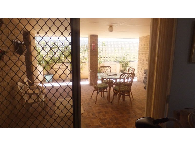 8 COUSINS STREET, Port Denison WA 6525