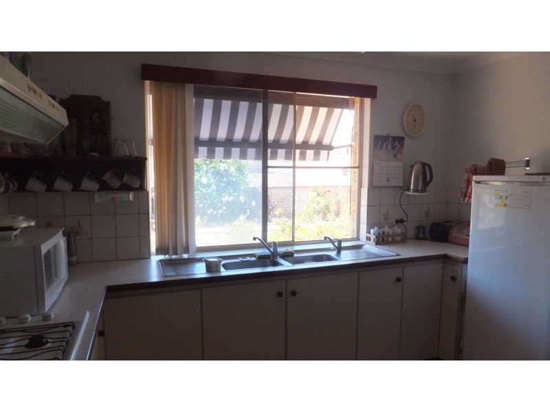 8 COUSINS STREET, Port Denison WA 6525