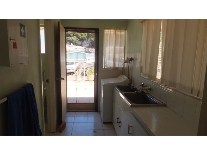 8 COUSINS STREET, Port Denison WA 6525