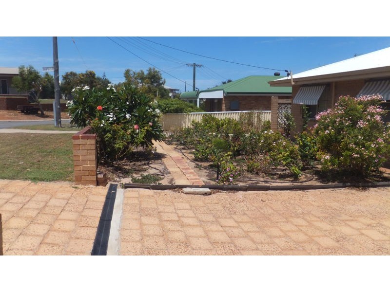 8 COUSINS STREET, Port Denison WA 6525