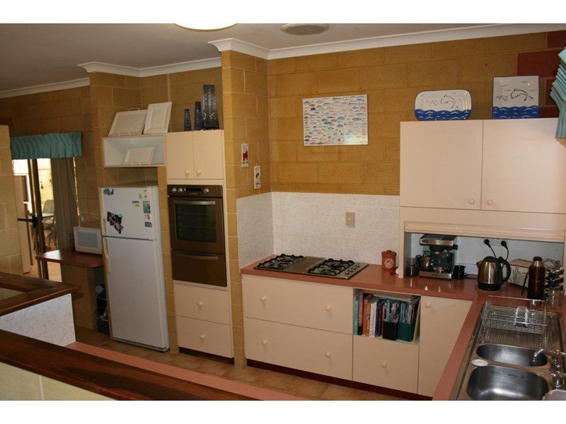 27 FRY COURT, Denham WA 6537