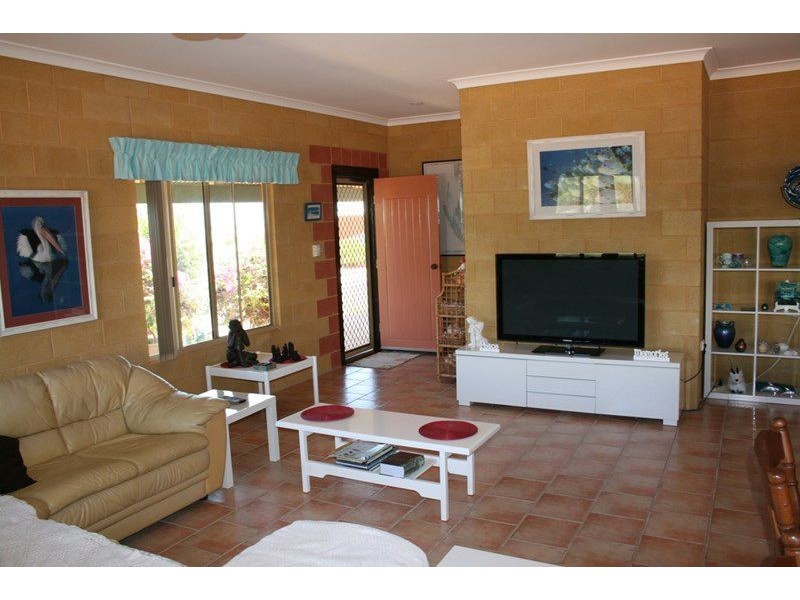 27 FRY COURT, Denham WA 6537