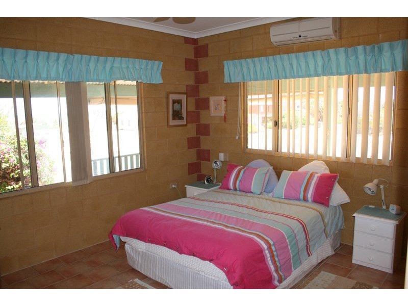 27 FRY COURT, Denham WA 6537