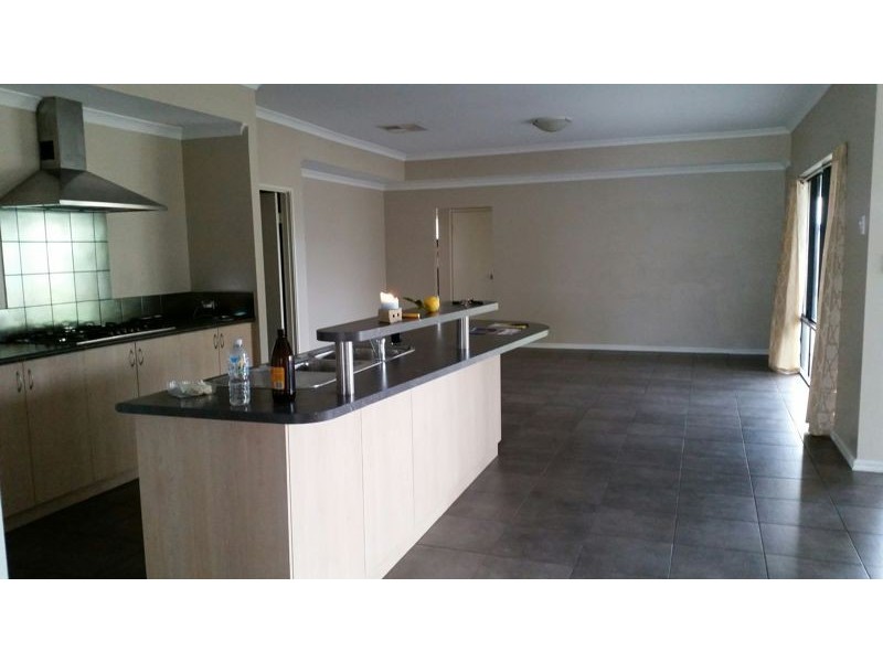 11 AMEER CRESCENT, Bertram WA 6167