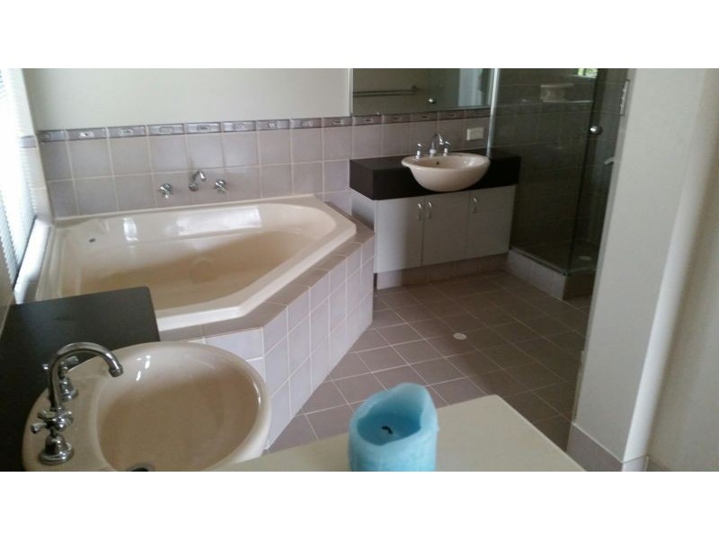 11 AMEER CRESCENT, Bertram WA 6167