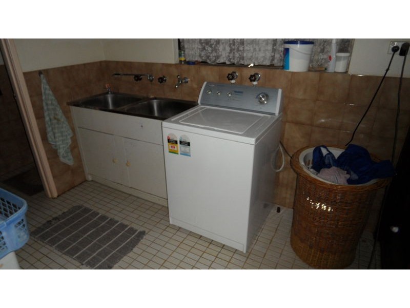 27 KENNY CRESCENT, RANGEWAY, Geraldton WA 6530