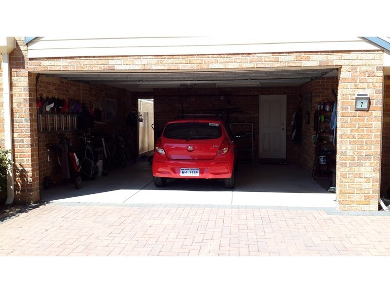 7 GRASSTREE ROAD, Wannanup WA 6210