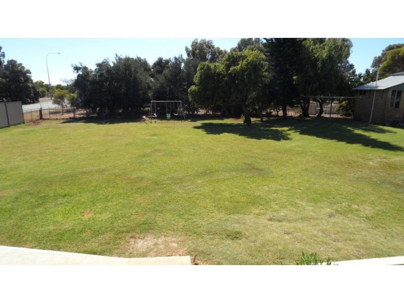 92 TULLOCH DRIVE, Dongara WA 6525