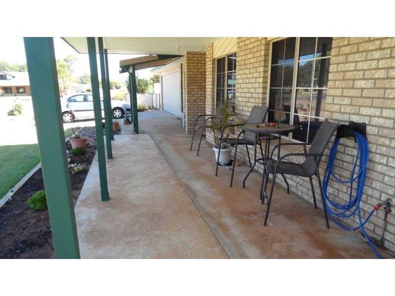 92 TULLOCH DRIVE, Dongara WA 6525