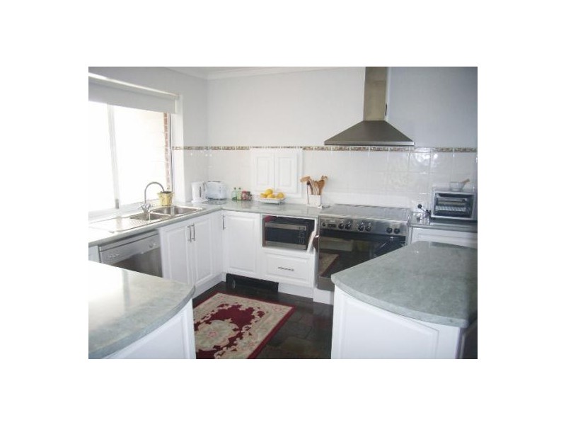 6 HEATON WAY, Safety Bay WA 6169