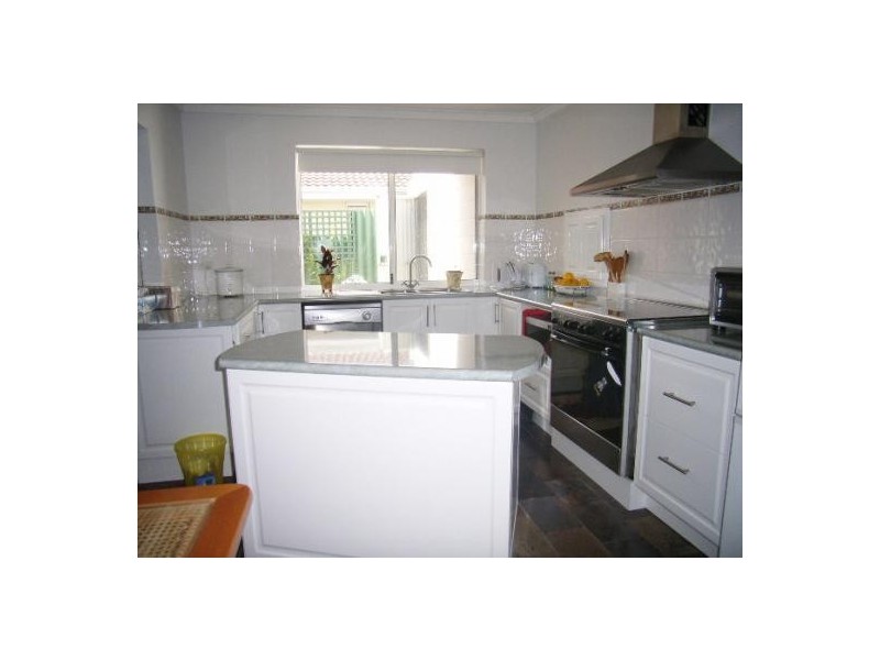 6 HEATON WAY, Safety Bay WA 6169