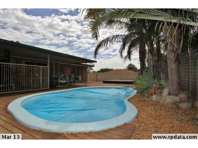 43 Whitebread Way, Leda WA 6170