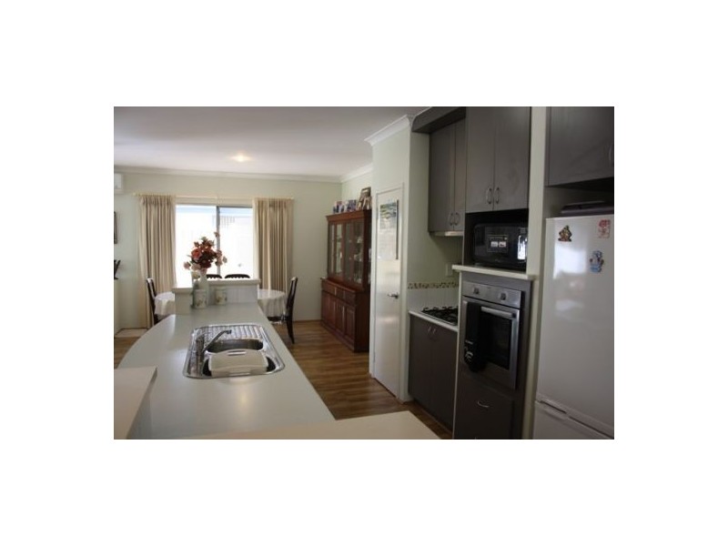 3 DORSAL BEND, Hammond Park WA 6164