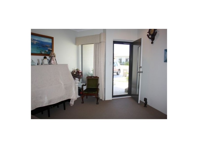 3 DORSAL BEND, Hammond Park WA 6164