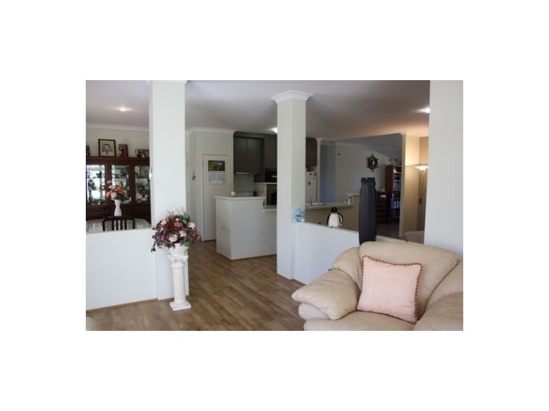 3 DORSAL BEND, Hammond Park WA 6164