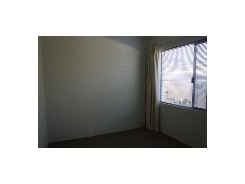 3 DORSAL BEND, Hammond Park WA 6164