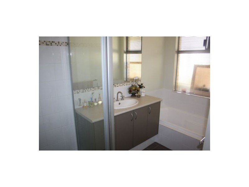 3 DORSAL BEND, Hammond Park WA 6164