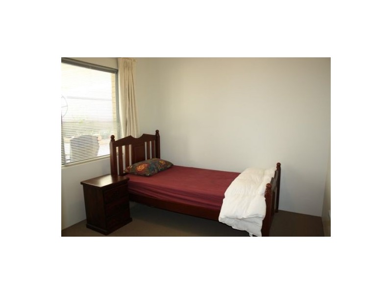 3 DORSAL BEND, Hammond Park WA 6164