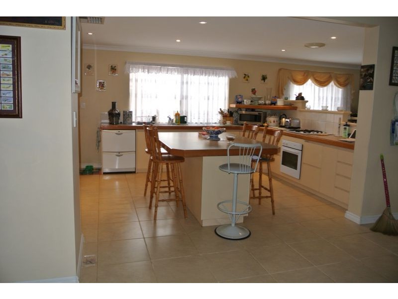 18 Powderbark Close, Jarrahdale WA 6124