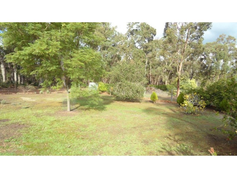 18 Powderbark Close, Jarrahdale WA 6124