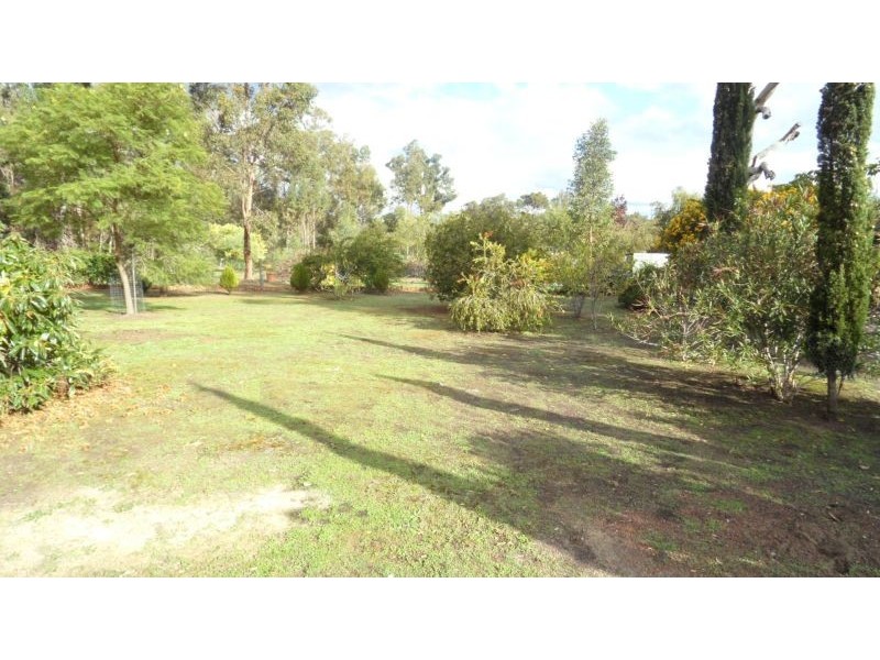 18 Powderbark Close, Jarrahdale WA 6124