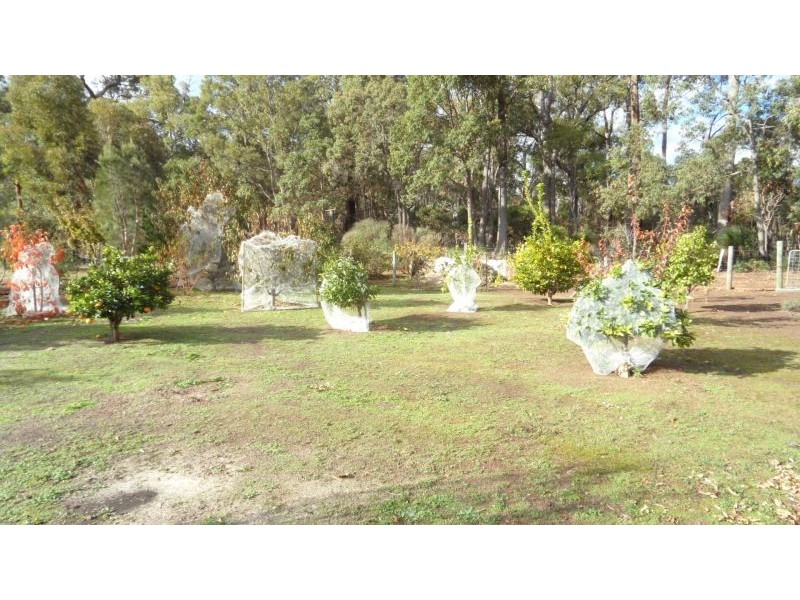 18 Powderbark Close, Jarrahdale WA 6124