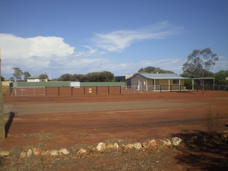 3 & 5 Green Street, Sandstone WA 6639