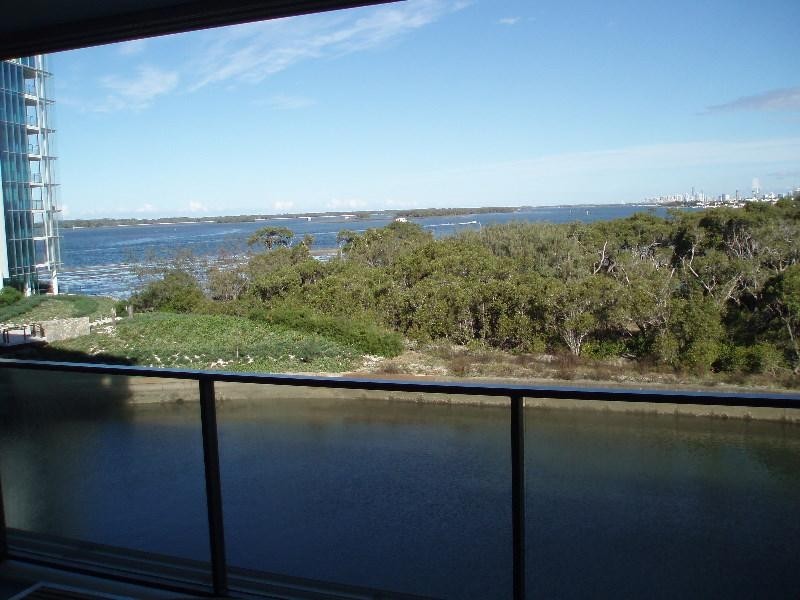 Paradise Point QLD 4216