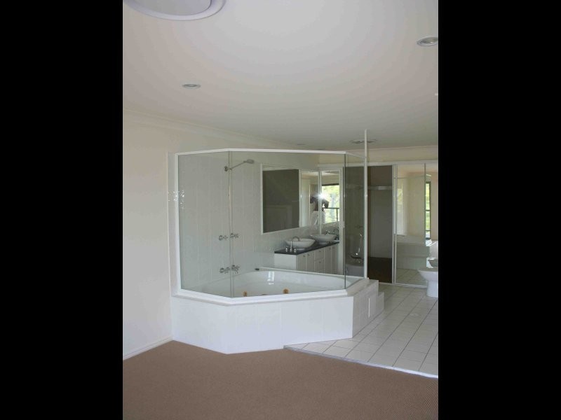 Highland Park QLD 4211