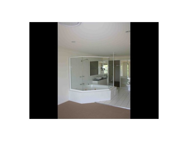 Highland Park QLD 4211