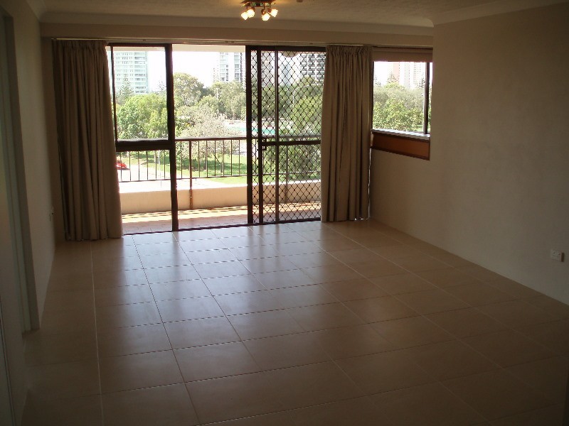 13 18 Commodore Drive, Paradise Waters QLD 4217