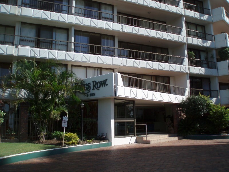 13 18 Commodore Drive, Paradise Waters QLD 4217