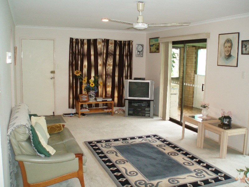 304 Bayview Street, Hollywell QLD 4216