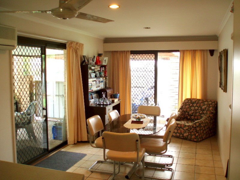 304 Bayview Street, Hollywell QLD 4216