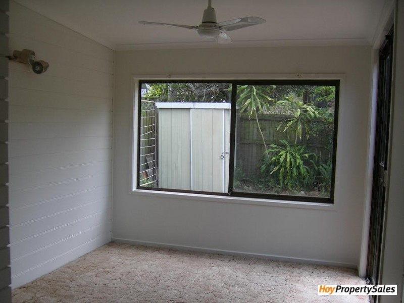 2/7 Bullimah Avenue, Burleigh Heads QLD 4220