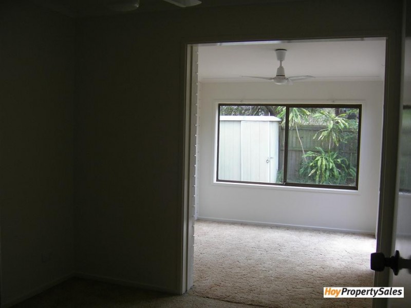 2/7 Bullimah Avenue, Burleigh Heads QLD 4220