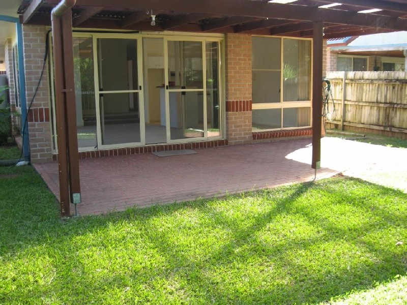 2/11 Beechwood Close, Ourimbah NSW 2258